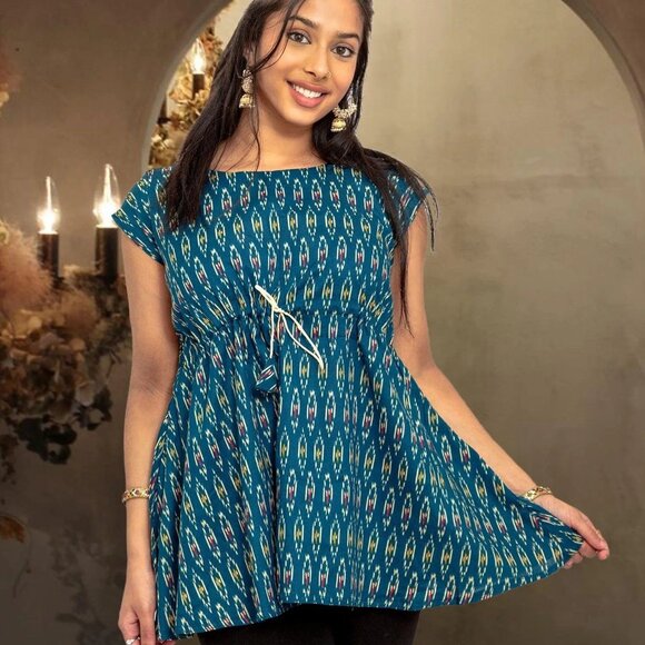 Chic Blue Printed Short Top for Stylish Looks | Muvvas Boutique - Picture 2 of 3